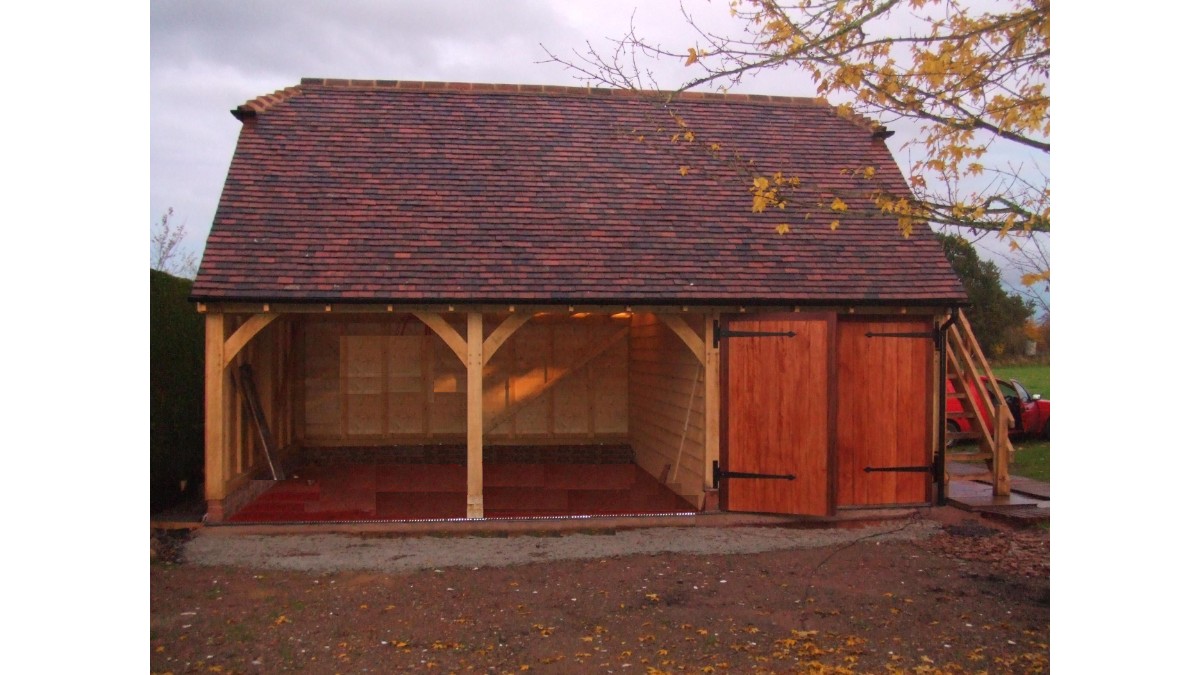 3-bay garage - Droitwich